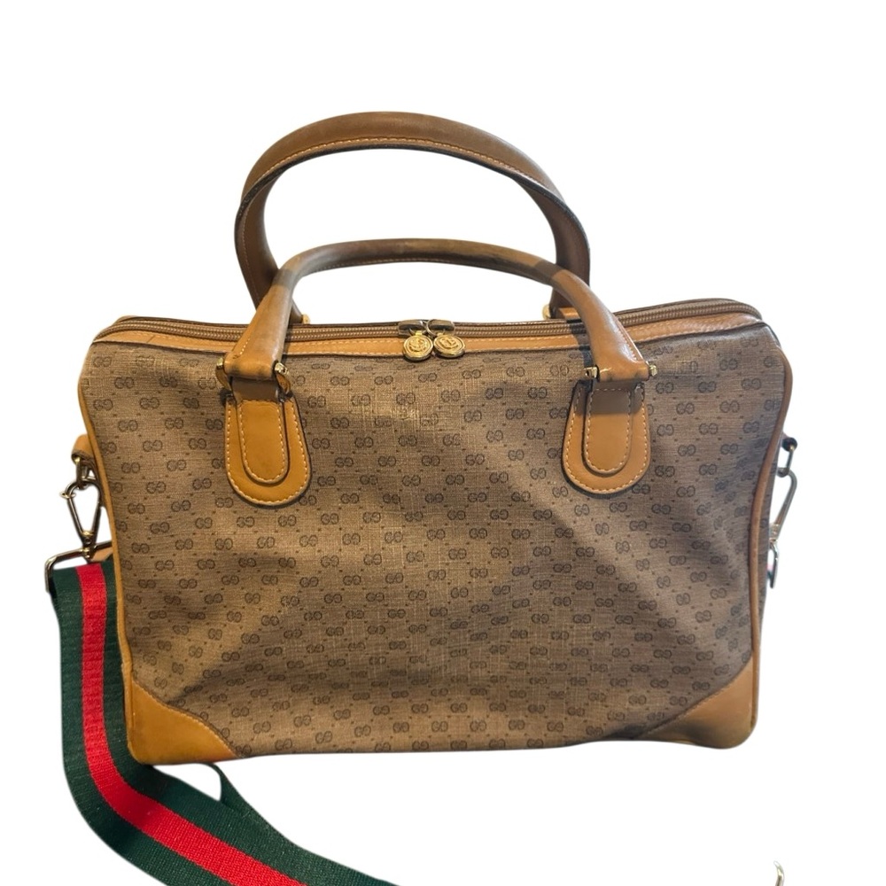 Gucci Beige Interior with Gold Accent - Picture 2 of 15